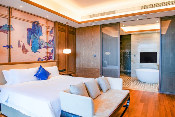 Guest room at the Wyndham Grand Plaza Royale Zhaotong in Zhaotong, Other than US/Canada